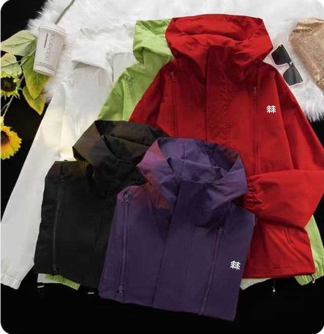 Kolon Sport's new product, , is a waterproof, hooded, guide-grade jacket with a