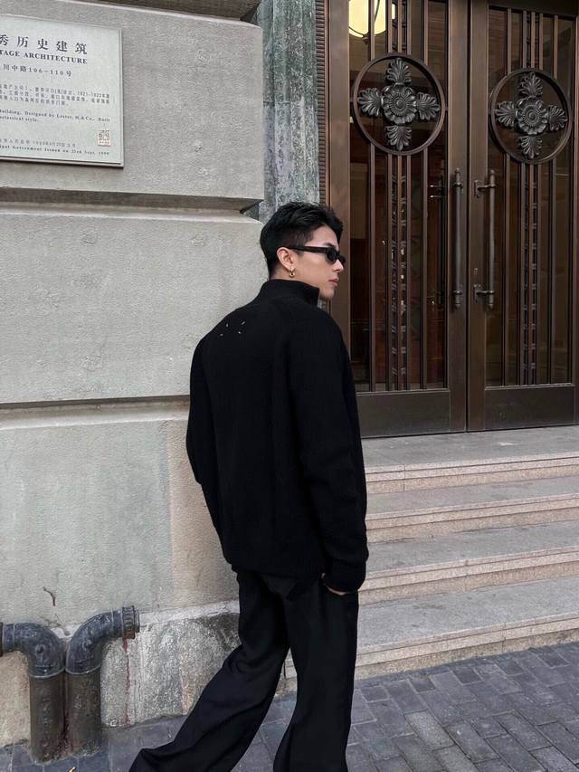 Black information picture Maison Margiela 24Ss Mm6 Margiela six classic four-cor