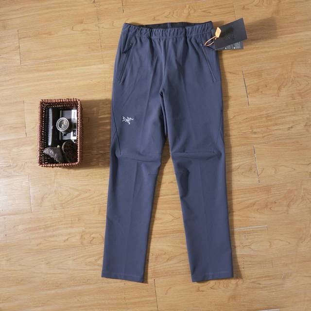 New embroidered Arc'teryx's latest autumn and winter outdoor casual pants! Prem