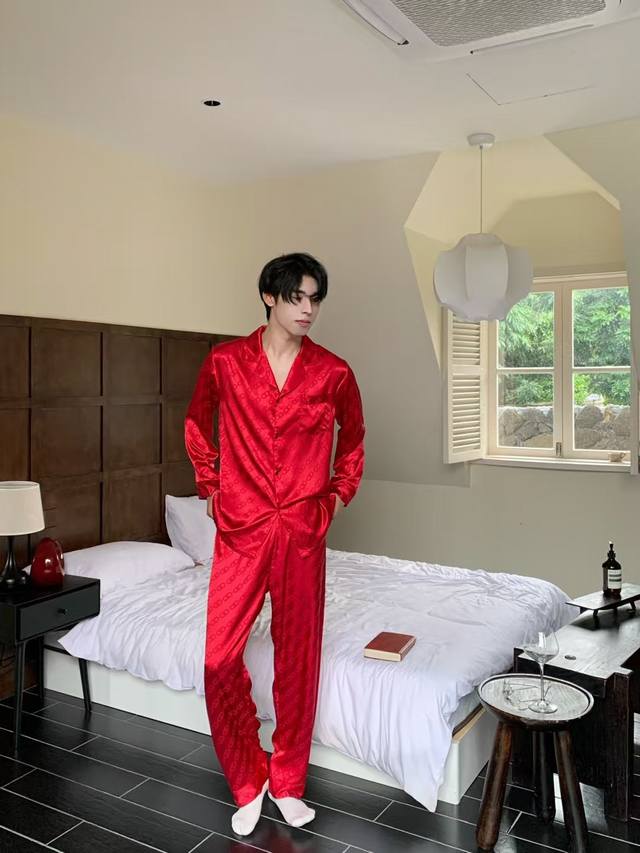 New Celine couple's pajamas set for fall and winter. Highly recommended for cou