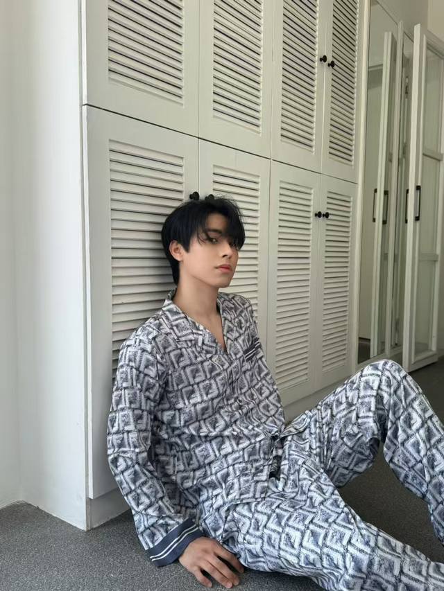 New arrivals from Fendi's official website, original high-end pajamas, casual 2