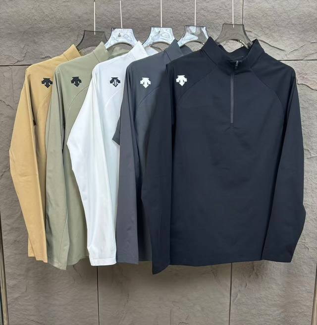 Premium Fabrics Descente Ski Style Men's Sportswear Long-Sleeved Sweater. 1. Tou