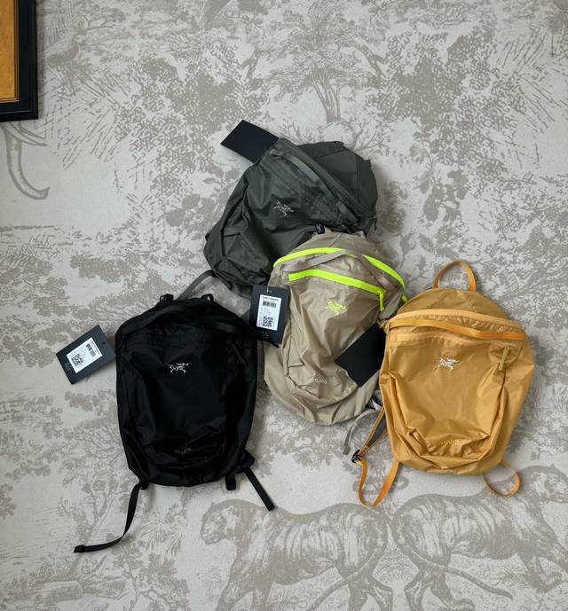 A very popular backpack. This pure, original Arcteryx Heliad 15L backpack is wat