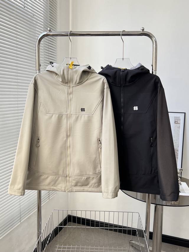 Kolon Sport waterproof and breathable softshell jacket for men and women! Classi