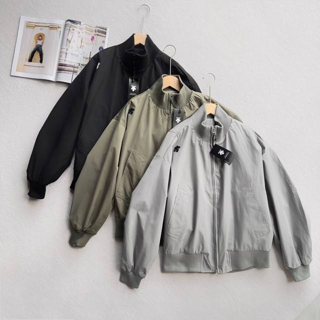 New arrival, no discount! This Descente 25Ss new fall stand-up collar bomber ja