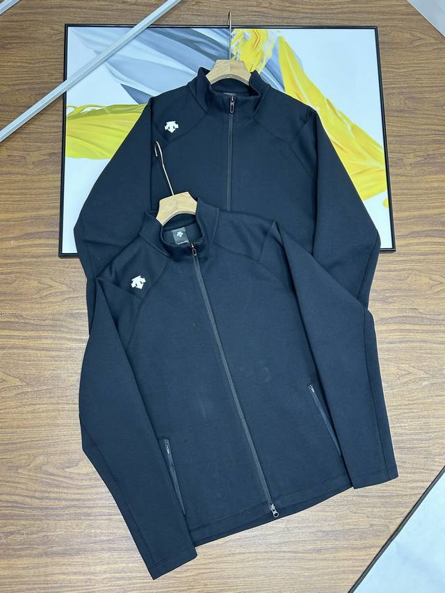 Descente Men's Stand-Up Collar Jacket. This Descente Training Series men's knitt