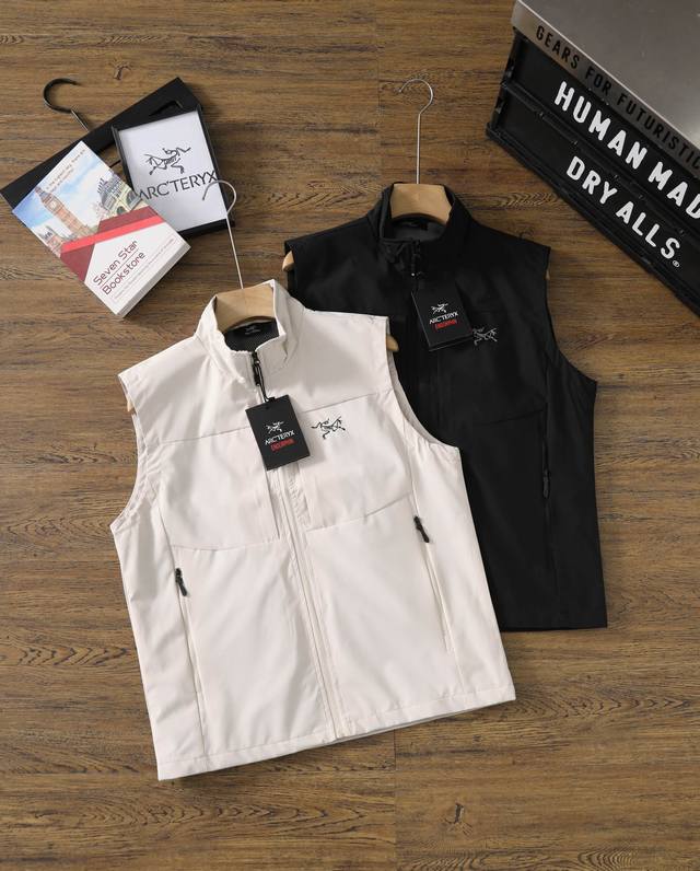 Arcteryx Arc'teryx Atom Logo Embroidered Warm and Breathable Zip-Up VestThe Arc'