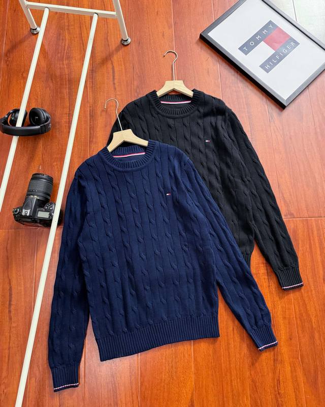 Original quality Tommy classic embroidered cable sweater . A classic Tommy swea