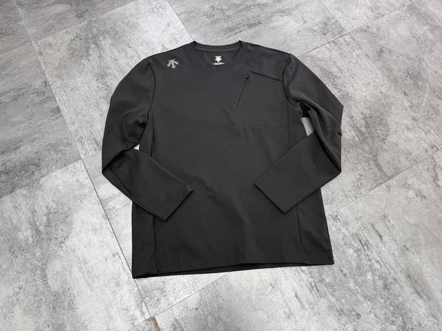 Descente's impeccable, versatile fleece lining is designed for comfort, luxury,