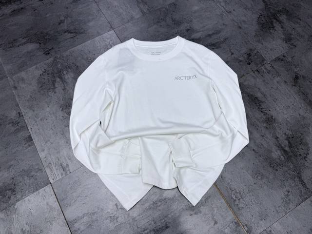 Rc'teryx Arc'teryx short-sleeved T-shirt with a special machine-made process, wi