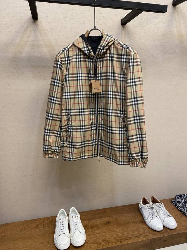 Bbr Classic small plaid double-faced jacket A2 . Made of custom-woven and custo