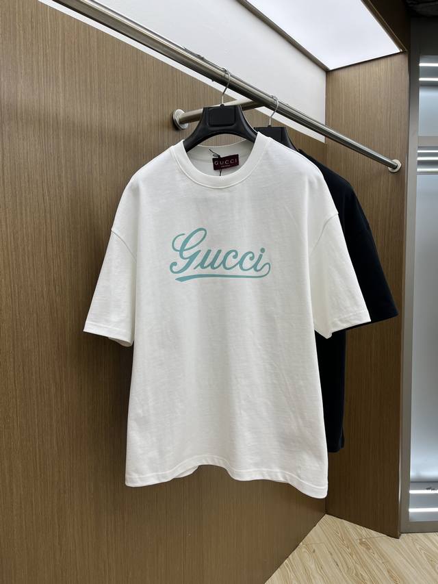 Guc Ss's new summer collection is now on sale. This short-sleeved T-shirt with a