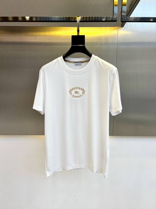 Burberry, Sea Island cotton short-sleeved round neck T-shirt. Classic logo, the