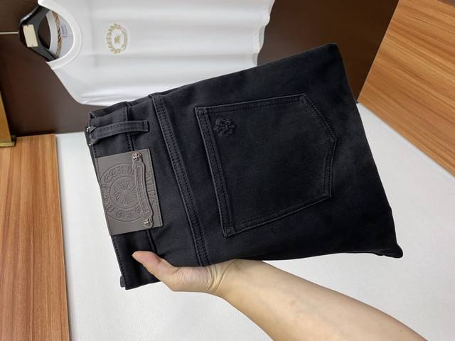 Chrome Hearts 25Ss new men's slim straight jeans for fall and winter. These new