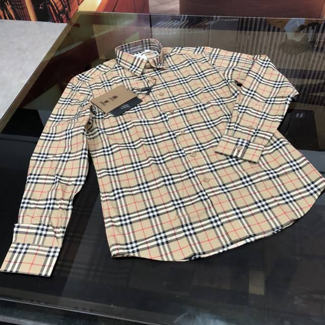 B men's classic small plaid shirt. Exquisite details and soft, comfortable cotto