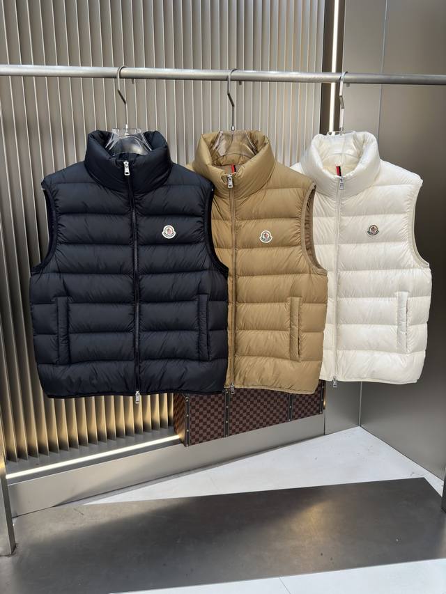 This is a hot-selling, exclusive, and trending 2025 autumn/winter down vest. Or