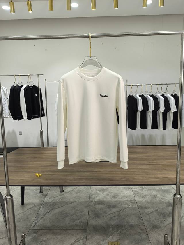 Price adjustment: Prada's new 2025 Fall/Winter collection features a stylish, c