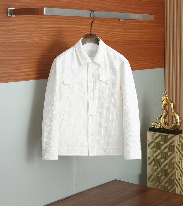 Dior's latest fall/winter 2025 collection, featuring a high-quality, lapel-colla