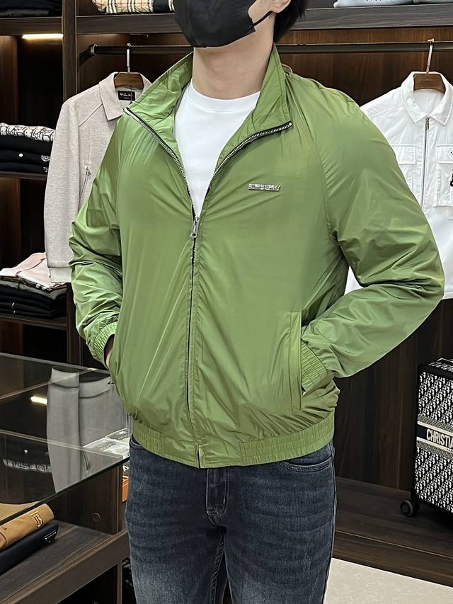 Featured: Burberry's 2025 Early Fall new releases. The Burberry stand-up collar