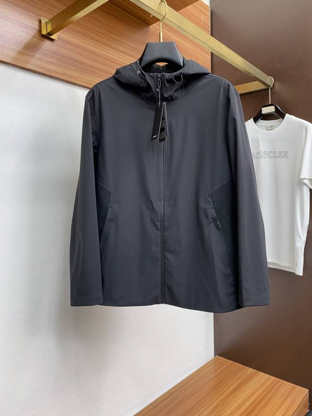 Descente 2025Fw Men's Hooded Jacket, a casual, everyday wear piece! The flatter