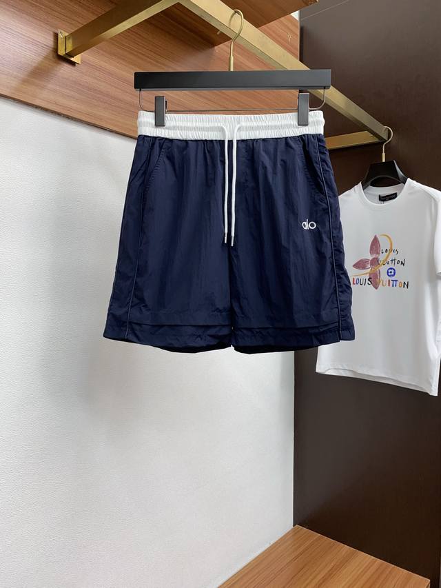 Alo 2025 Spring/Summer new style, the latest casual shorts. The original pants s