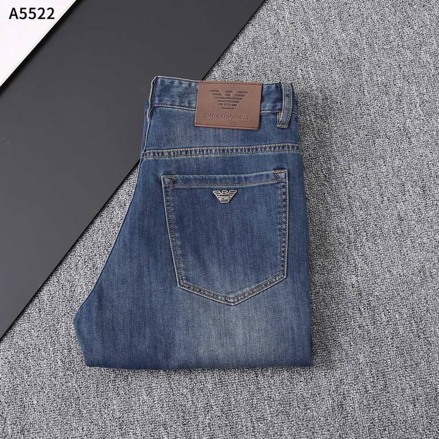 25 New spring and summer jeans Style number: A5522 Size: 29 to 42 Easy to wear a