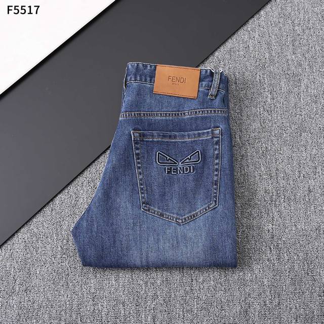 25 New spring and summer jeans Style number: F5517 Size: 29 to 42 Easy to wear a
