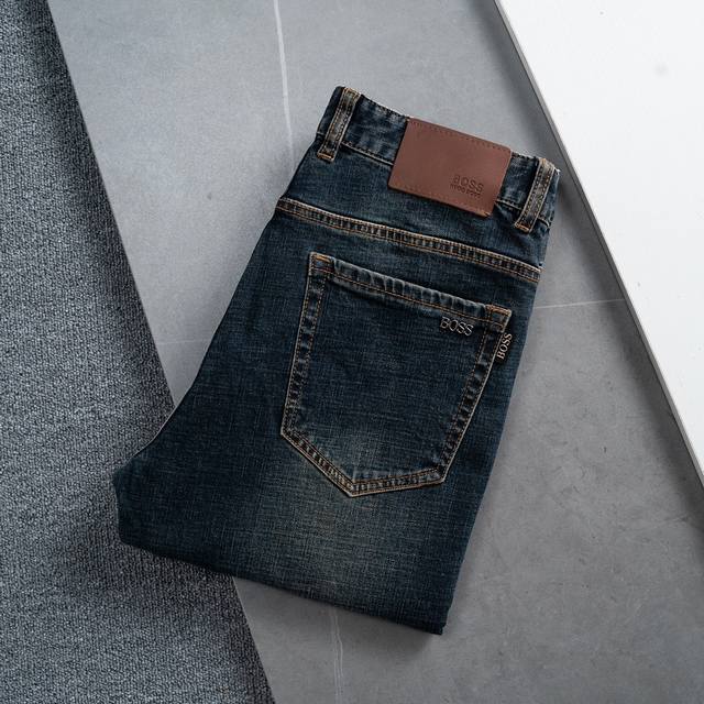 Brand: Boss Autumn/Winter Straight Jeans Style: 707 Sizes: 29 to 42