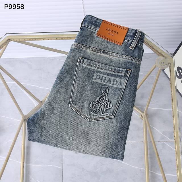 New autumn and winter slightly slim jeans Style number: p12920 Prada Size: 29 t