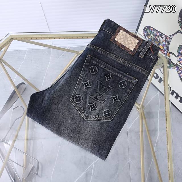 New autumn and winter jeans Style number: Lv7720 Size: 29 to 42 Easy to wear an