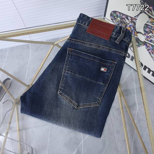 New autumn and winter jeans Style number: T7722 Size: 29 to 42 Easy to wear and