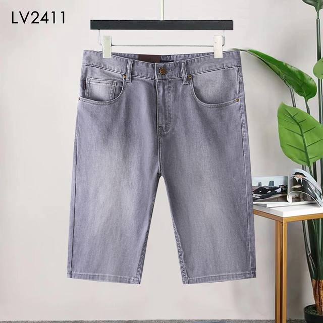Spring and summer new denim shorts Style number: Lv2411 Size: 29 to 42 Spring a