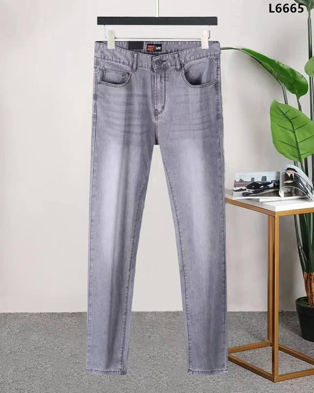 New Spring and Summer Jeans Model No.: L6665 Size: 29 to 42 Spring and summer j