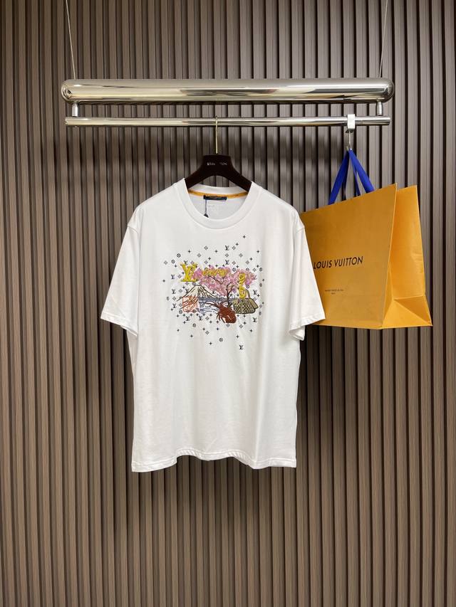 Lv 2025Ss new cotton short-sleeved T-shirt features a graphic design created by