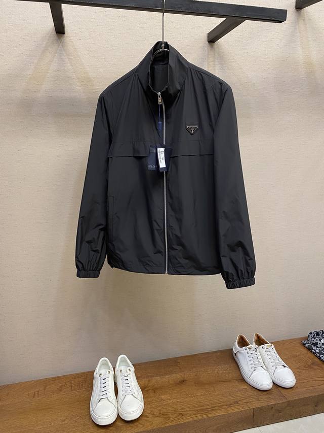 prada, 2025 new men's casual custom jacket. Put on a simple and capable casual j