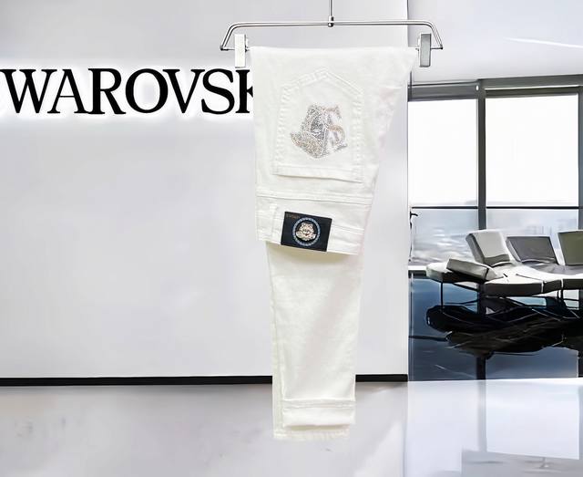 Featured. Long-term stock. High-quality Versace 2025 Spring/Summer official web