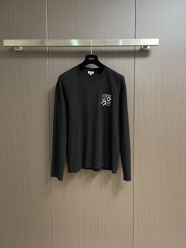 Loewe's new 2025S Aonpao co-branded embroidered T-shirt features a three-dimensi