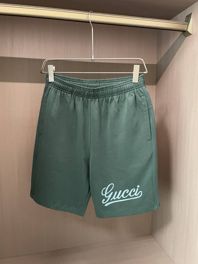 Gucc 2025 Summer Shorts! A classic hit, these versatile elastic waist shorts are