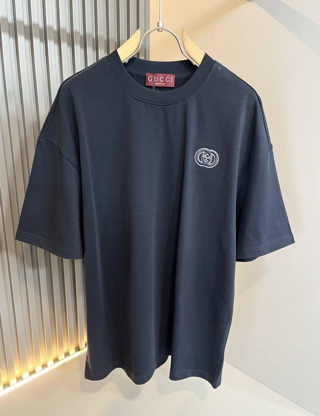 Gucc*Gucc's 2025 Spring/Summer series basic round-neck casual suit, a casual loo