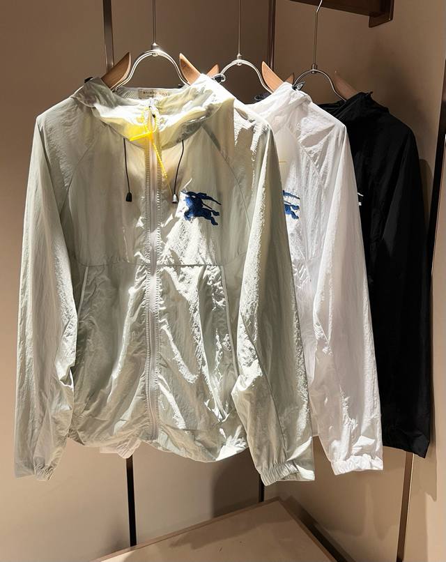 Burber*Y Bar*Li's 2025 spring and summer new sun-protective clothing jacket is l