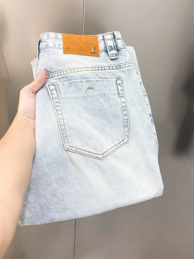 Lv Louis Vuitton 2025 Spring/Summer new men's loose straight jeans, official web