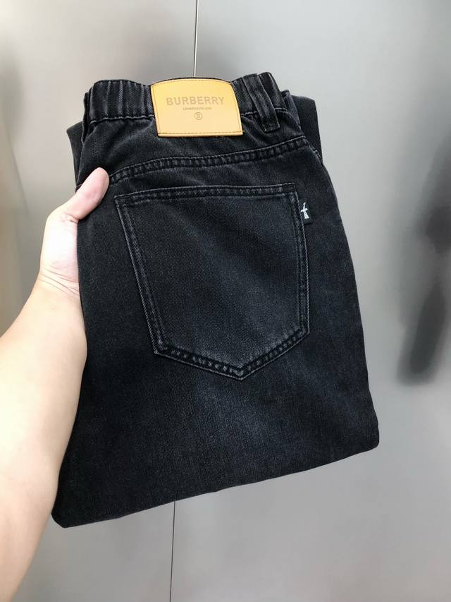 Burbe** Burberry 2025 Spring/Summer new men's loose straight jeans, a hot-sellin