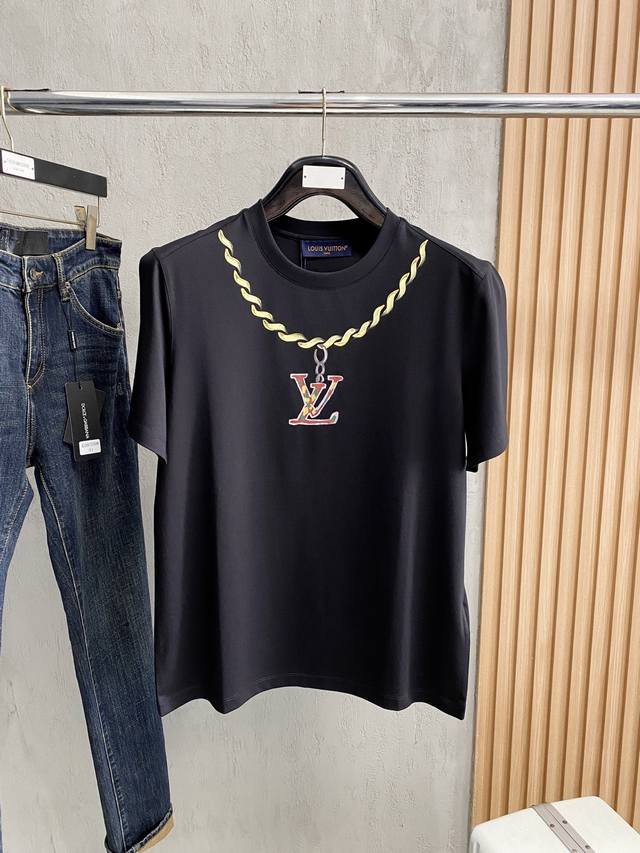 LV Louis Vuitton's new 2025 Spring/Summer collection debuts at the counter. This