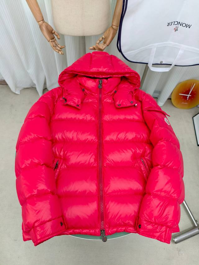 Top-of-the-line Moncler down jacket, the same style worn by Eason Chan, now avai