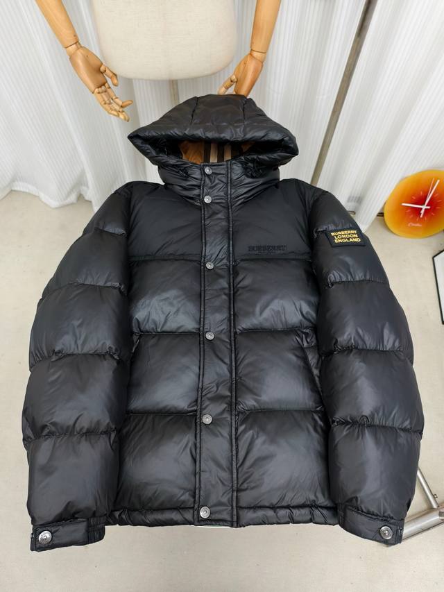 High-quality edition Burberry 2025 new down jacket Ships with counter dust bag