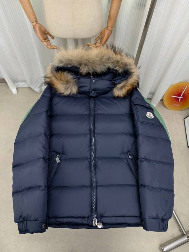 Latest on Moncler's official website! Exclusive stock in China! Yuhuang Centenni