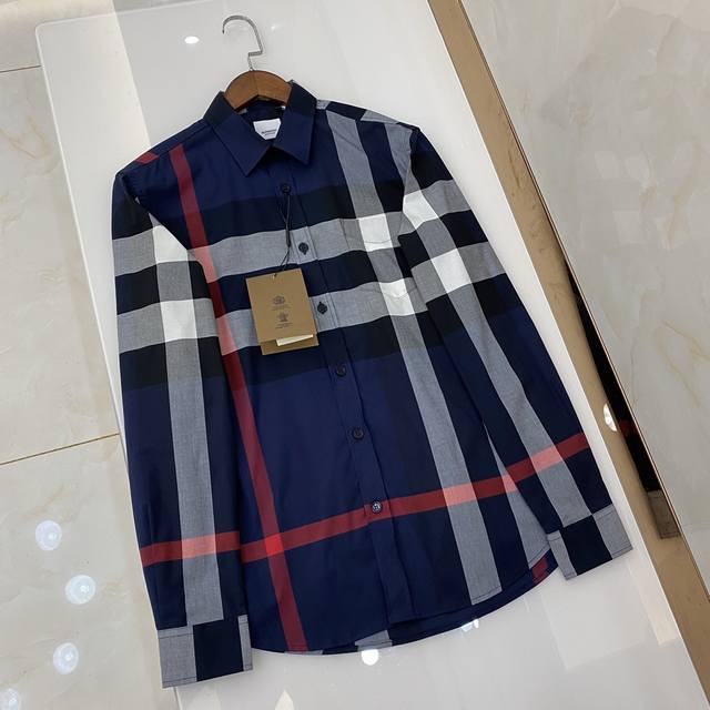 Large checkered long-sleeved shirt, stretch cotton poplin fabric, slim fit, sui