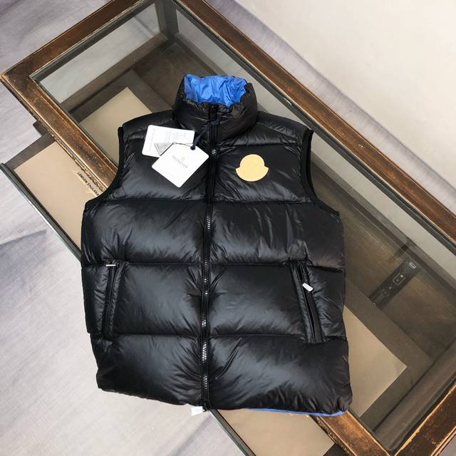 Mon*Cler's new stand-up collar down vest from the Autumn/Winter 2025 collection,