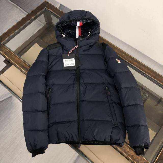 Moncler The pictures are real shots without any retouching, and the real thing i