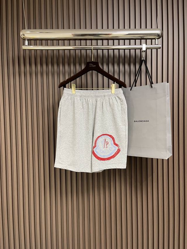 Moncler's new 2025 summer casual shorts, recommended for both men and women! Ma
